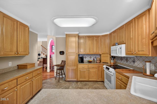 13 Hickory, Elon, NC 27244