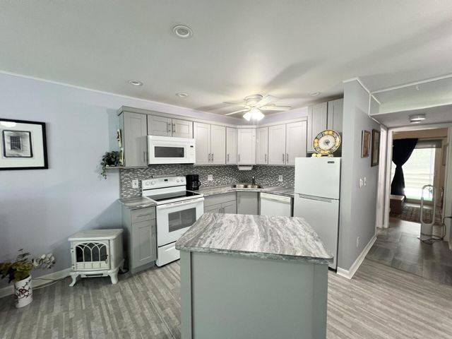 226 DURHAM E 226, Deerfield Beach, FL 33442