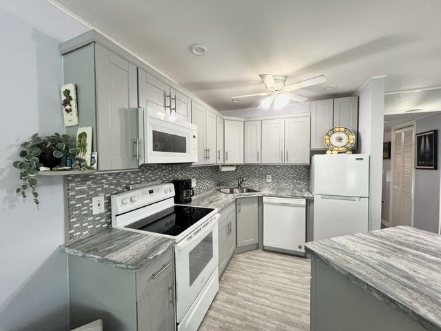 226 DURHAM E 226, Deerfield Beach, FL 33442