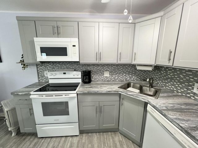 226 DURHAM E 226, Deerfield Beach, FL 33442