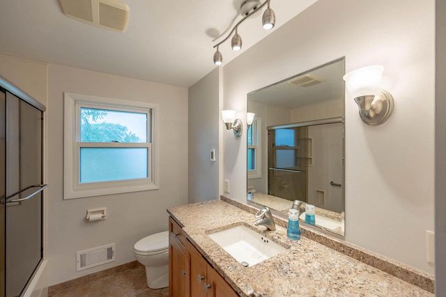 12740 Eden TRAIL, New Berlin, WI 53151