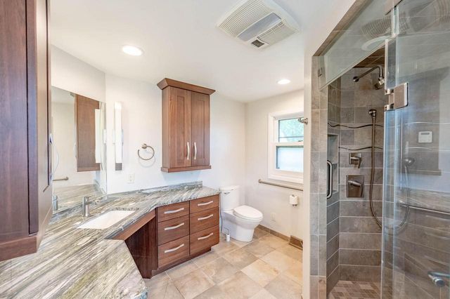 12740 Eden TRAIL, New Berlin, WI 53151