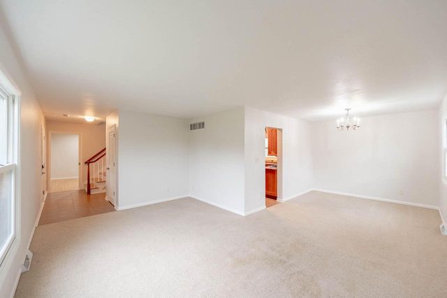12740 Eden TRAIL, New Berlin, WI 53151