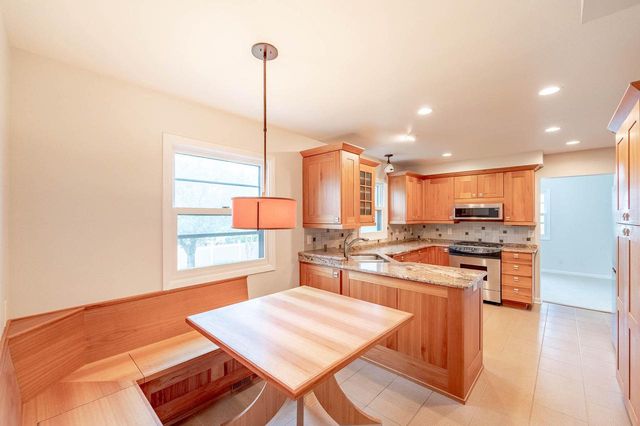 12740 Eden TRAIL, New Berlin, WI 53151