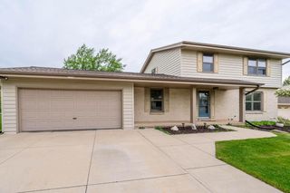 12740 Eden TRAIL, New Berlin, WI 53151