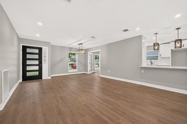 1722 Shannon Valley Drive, Houston, TX 77077