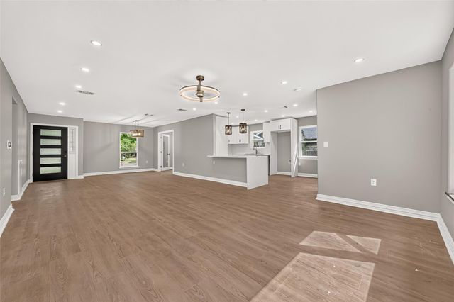 1722 Shannon Valley Drive, Houston, TX 77077