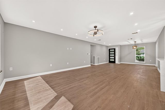 1722 Shannon Valley Drive, Houston, TX 77077