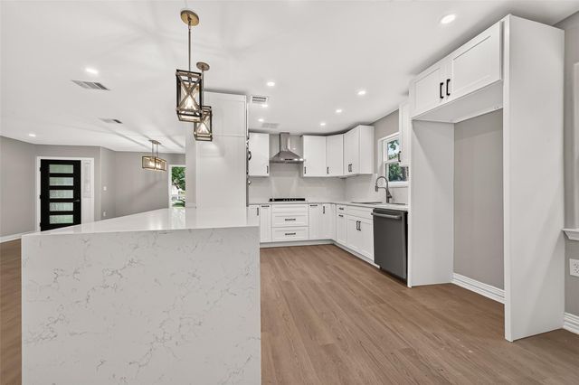 1722 Shannon Valley Drive, Houston, TX 77077
