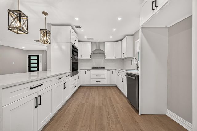 1722 Shannon Valley Drive, Houston, TX 77077