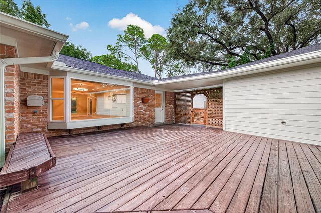 1722 Shannon Valley Drive, Houston, TX 77077