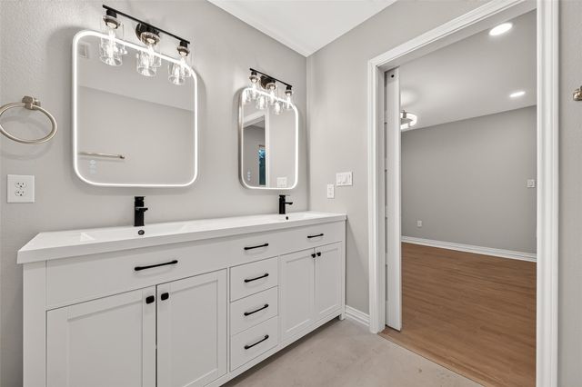 1722 Shannon Valley Drive, Houston, TX 77077