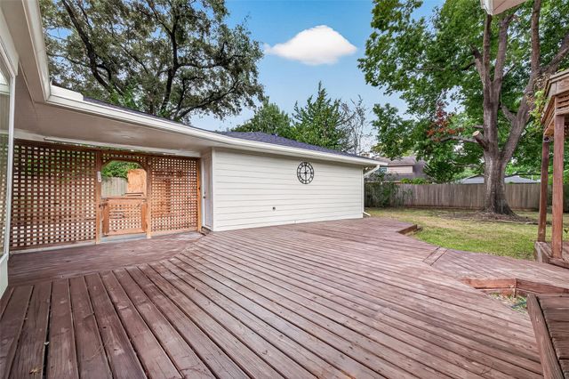 1722 Shannon Valley Drive, Houston, TX 77077