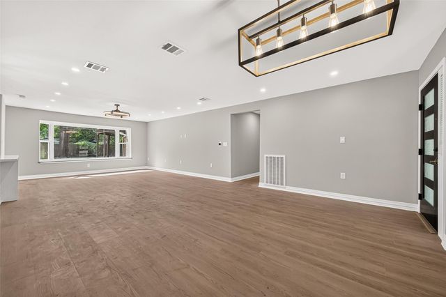 1722 Shannon Valley Drive, Houston, TX 77077