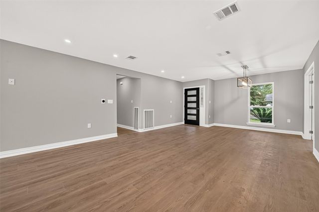 1722 Shannon Valley Drive, Houston, TX 77077