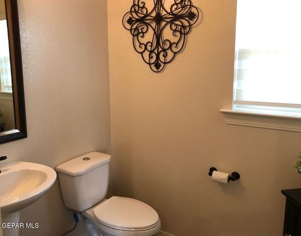 10701 Jay Novacek Street, El Paso, TX 79924