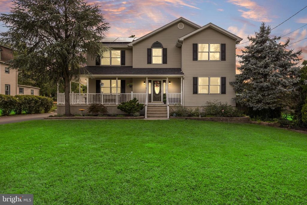 1102 S FAIRVIEW ST, DELRAN, NJ 08075 — exterior