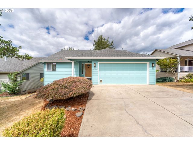 37455 EMERALD CASCADE St, Sandy, OR 97055