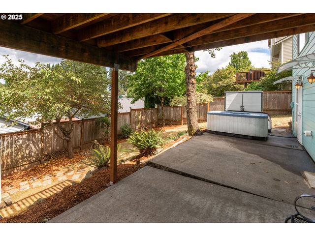 37455 EMERALD CASCADE St, Sandy, OR 97055