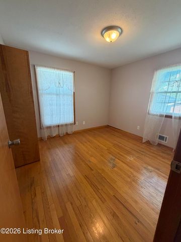 7807 Lesane Dr, Louisville, KY 40214
