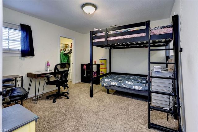 102 Lakeview CV, Smithfield, VA 23430