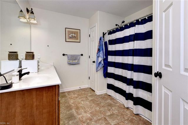 102 Lakeview CV, Smithfield, VA 23430