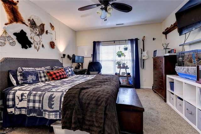 102 Lakeview CV, Smithfield, VA 23430