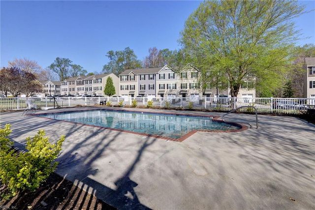 102 Lakeview CV, Smithfield, VA 23430
