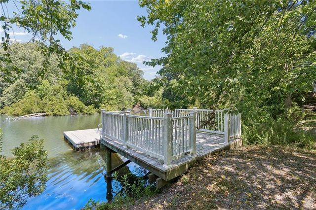 102 Lakeview CV, Smithfield, VA 23430