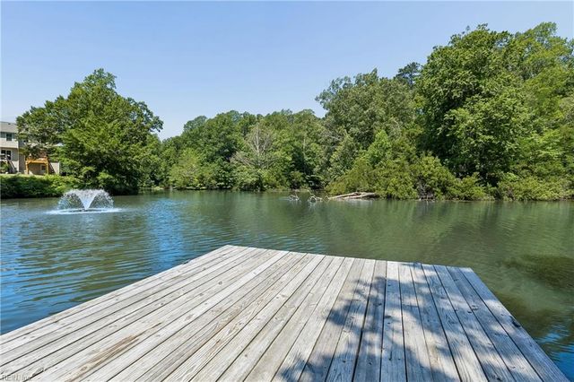 102 Lakeview CV, Smithfield, VA 23430