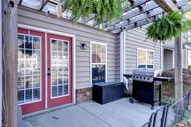 102 Lakeview CV, Smithfield, VA 23430