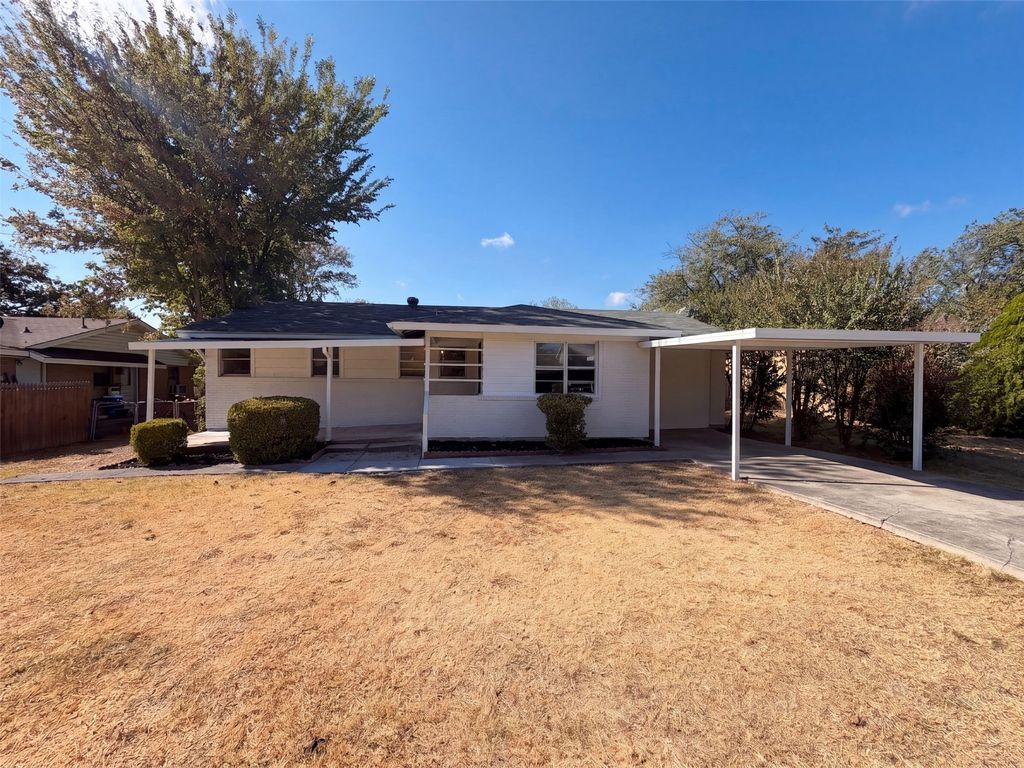 8021 Tumbleweed Trail, White Settlement, TX 76108 — exterior