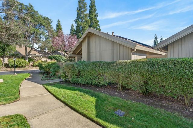 2129 Promontory Point Ln, Rancho Cordova, CA 95670