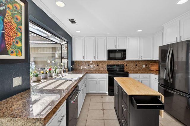 2129 Promontory Point Ln, Rancho Cordova, CA 95670