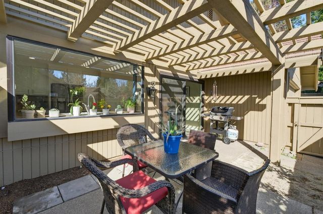 2129 Promontory Point Ln, Rancho Cordova, CA 95670