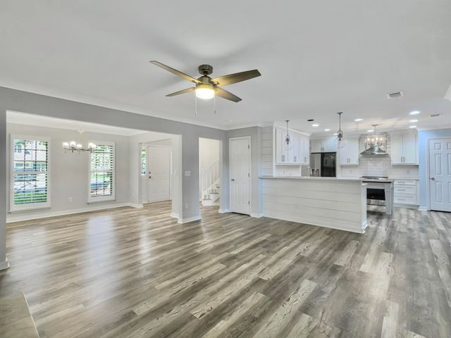 1247 Center Lake Drive, Mount Pleasant, SC 29464