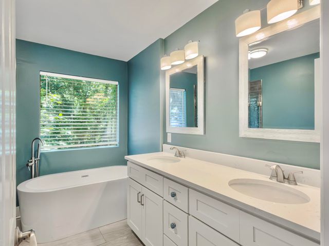1247 Center Lake Drive, Mount Pleasant, SC 29464