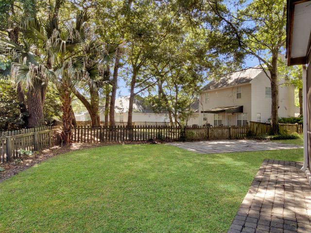 1247 Center Lake Drive, Mount Pleasant, SC 29464