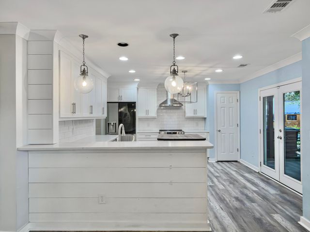 1247 Center Lake Drive, Mount Pleasant, SC 29464