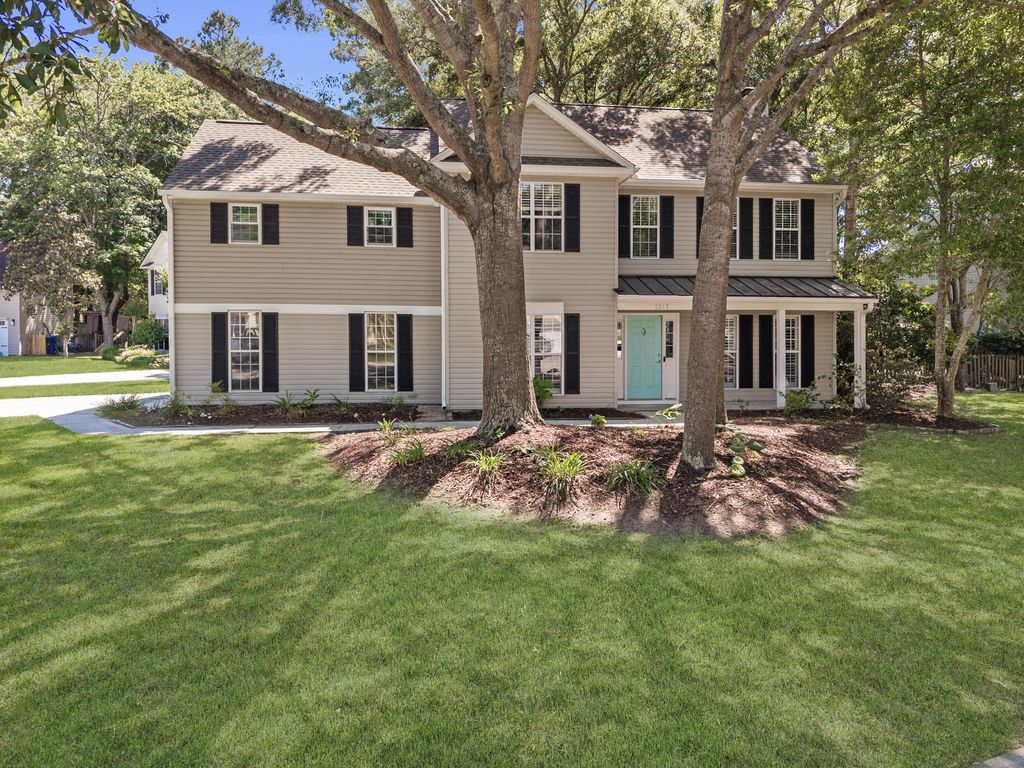 1247 Center Lake Drive, Mount Pleasant, SC 29464