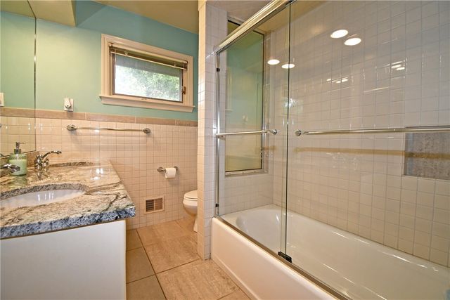 4944 Plymouth Rd, Whitehall, PA 15227