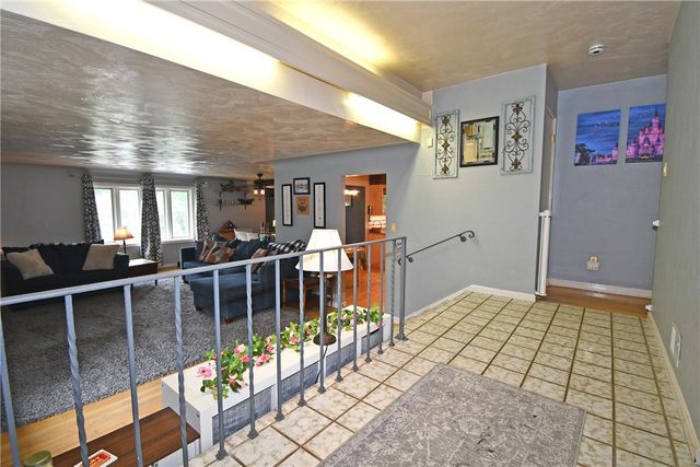 4944 Plymouth Rd, Whitehall, PA 15227