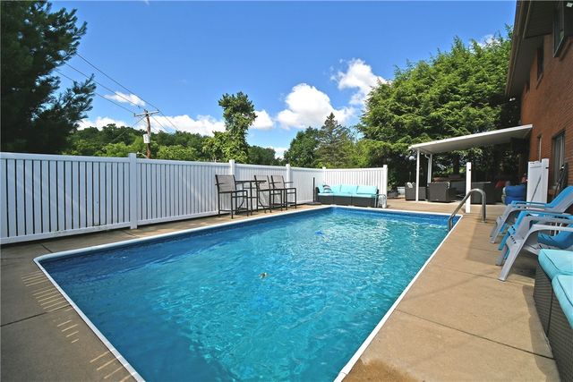 4944 Plymouth Rd, Whitehall, PA 15227