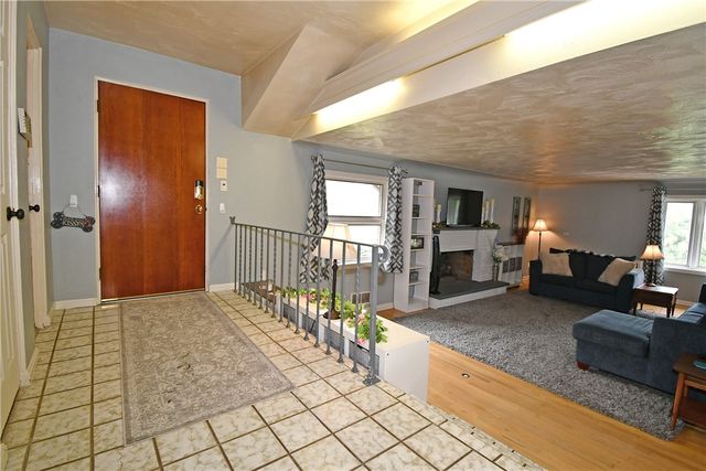 4944 Plymouth Rd, Whitehall, PA 15227