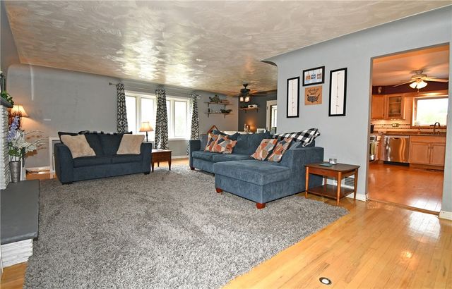 4944 Plymouth Rd, Whitehall, PA 15227