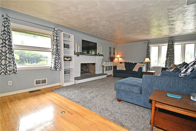 4944 Plymouth Rd, Whitehall, PA 15227
