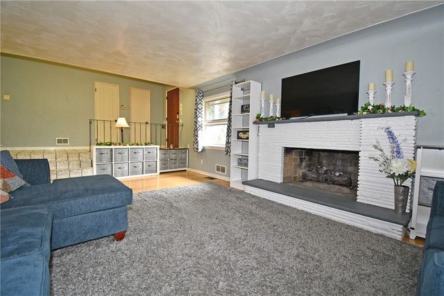 4944 Plymouth Rd, Whitehall, PA 15227