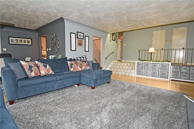 4944 Plymouth Rd, Whitehall, PA 15227