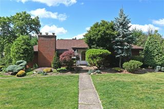 4944 Plymouth Rd, Whitehall, PA 15227