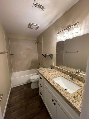 1708 Sycamore Street, Bay City, TX 77414